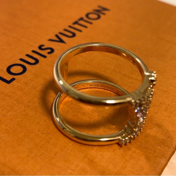 Gold LV Iconic Tresor Ring
Size M - Picture 7 of 8